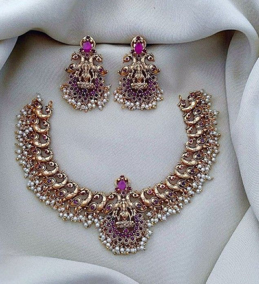 Kerala Nilavilakku Mala (inspired by lamp motifs)